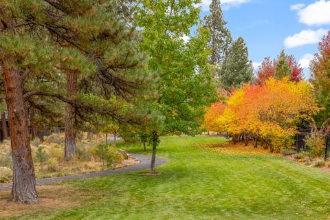 Tiny photo for 60383 Hedgewood Lane, Bend, OR 97702 (MLS # 220211680)