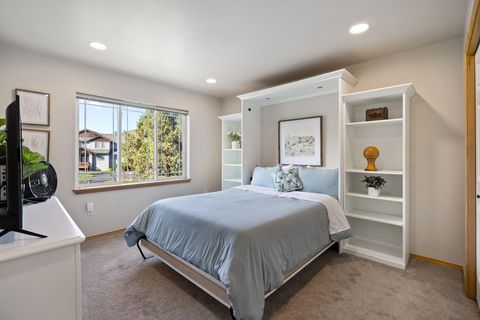 Tiny photo for 964 Golden Pheasant Drive, Redmond, OR 97756 (MLS # 220210231)