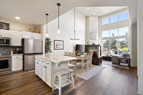 Tiny photo for 964 Golden Pheasant Drive, Redmond, OR 97756 (MLS # 220210231)