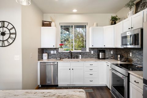 Tiny photo for 964 Golden Pheasant Drive, Redmond, OR 97756 (MLS # 220210231)