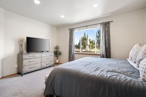 Tiny photo for 964 Golden Pheasant Drive, Redmond, OR 97756 (MLS # 220210231)