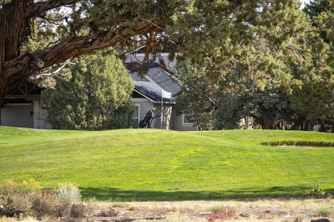 Tiny photo for 964 Golden Pheasant Drive, Redmond, OR 97756 (MLS # 220210231)