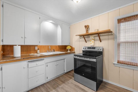 Tiny photo for 363 E Hersey Street, Ashland, OR 97520 (MLS # 220224333)