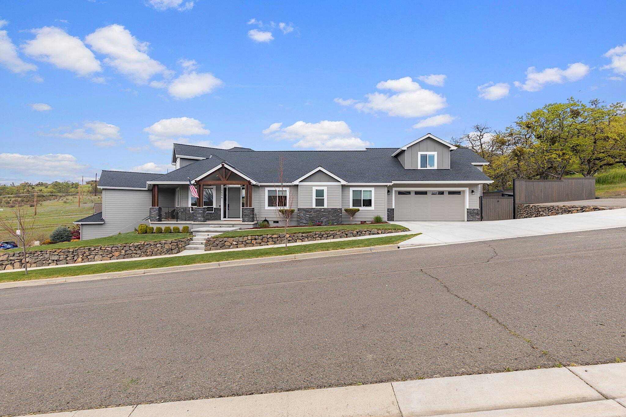 Bella Vista Heights Phases 1 & 2 - Residential