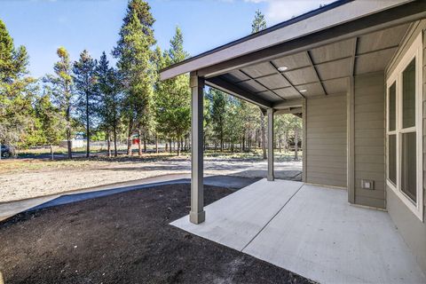 Tiny photo for 16065 Cascade Lane, La Pine, OR 97739 (MLS # 220209912)