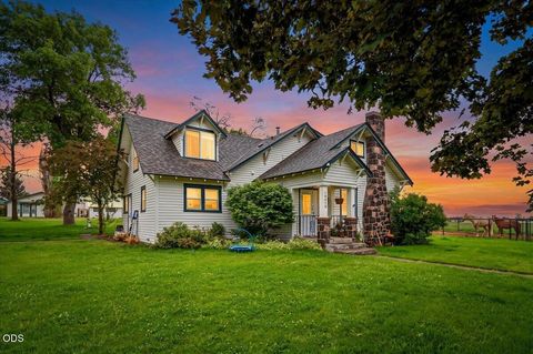Tiny photo for 10410 SW Houston Lake Road, Powell Butte, OR 97753 (MLS # 220223057)