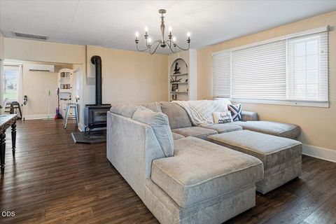 Tiny photo for 10410 SW Houston Lake Road, Powell Butte, OR 97753 (MLS # 220223057)