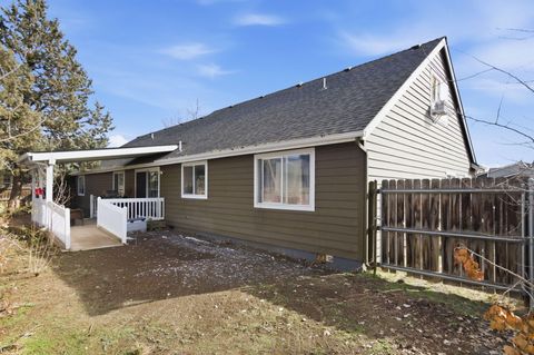 Tiny photo for 2934 NE Wells Acres Road, Bend, OR 97701 (MLS # 220215873)