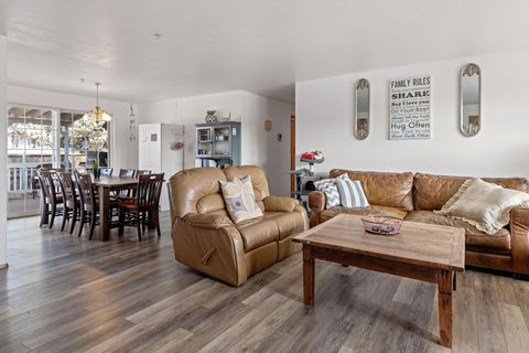 Tiny photo for 2934 NE Wells Acres Road, Bend, OR 97701 (MLS # 220215873)