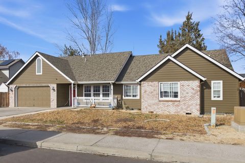 Photo of 2934 NE Wells Acres Road, Bend, OR 97701 (MLS # 220215873)