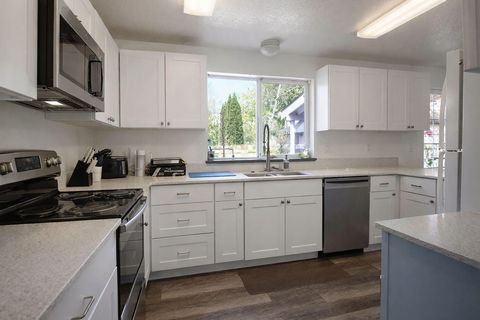 Tiny photo for 2934 NE Wells Acres Road, Bend, OR 97701 (MLS # 220215873)