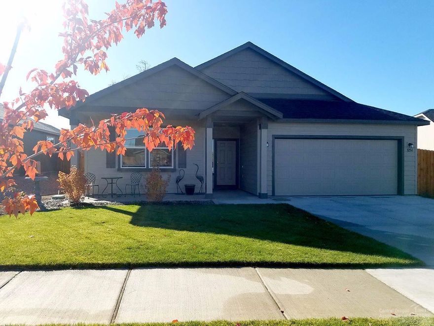 Step into this cozy single level home located in a desirable subdivision at the end of a cul-de-sac. Custom paint throughout home, large windows, great room concept with tile surround gas fireplace, large kitchen w/bar seating area & pantry. Spacious master bedroom looks out to backyard, bathroom is large with soaking tub, stall shower & walk in closet. Guest bedrooms are separated from master. Yard is completely fenced and front yard has sprinklers. Move-in ready.