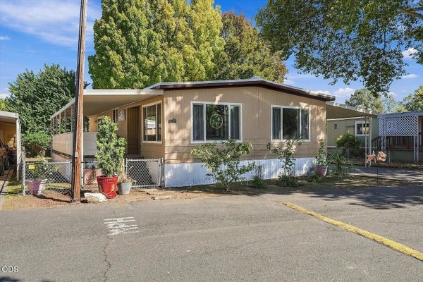 336 BEECHWOOD DR, GRANTS PASS, OR 97526 - Image 0fda3c910fcea6b83da80f265aaa616c/126168419