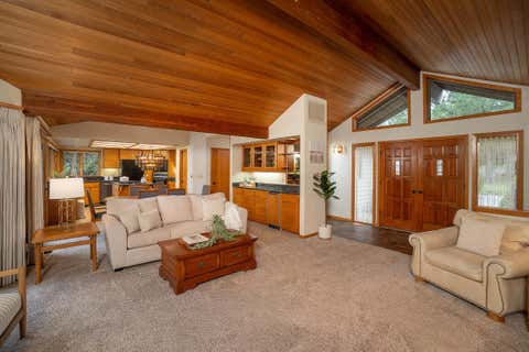 Tiny photo for 57716 Vine Maple Lane, Sunriver, OR 97707 (MLS # 220227292)