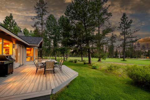 Tiny photo for 57716 Vine Maple Lane, Sunriver, OR 97707 (MLS # 220227292)