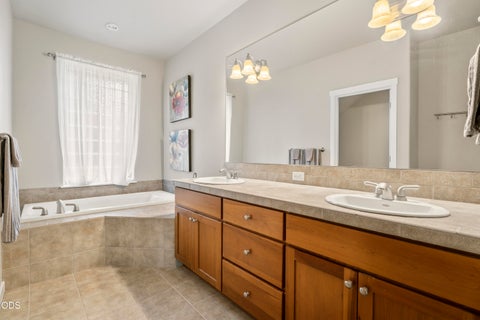Tiny photo for 718 Sage Country Court, Redmond, OR 97756 (MLS # 220226964)