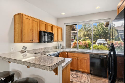 Tiny photo for 718 Sage Country Court, Redmond, OR 97756 (MLS # 220226964)