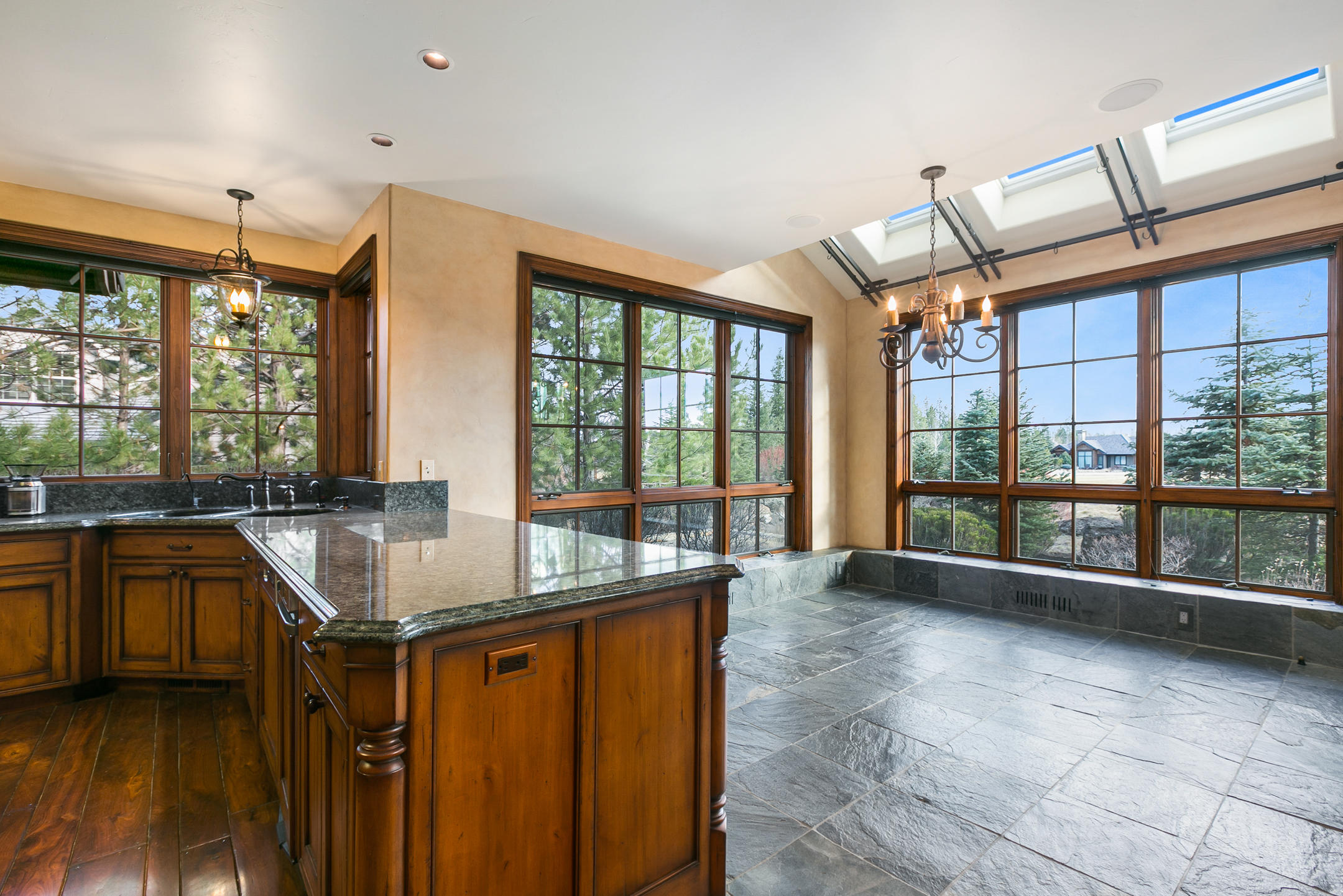 Broken Top - Residential