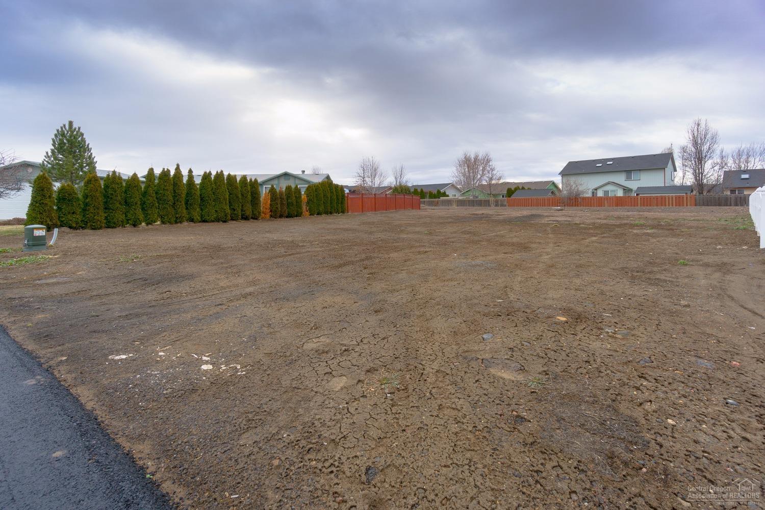 Desert Meadows - Land