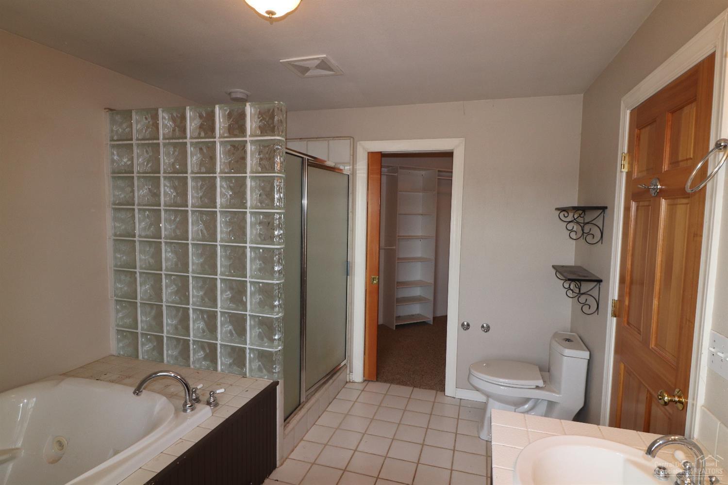 Panoramic View Est - Residential