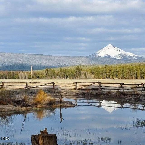 Photo of 24850 W Side Road, Klamath Falls, OR 97601 (MLS # 220228373)