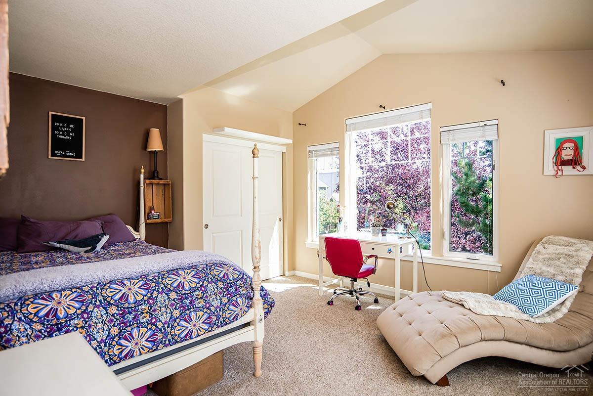 Lava Ridges - Residential