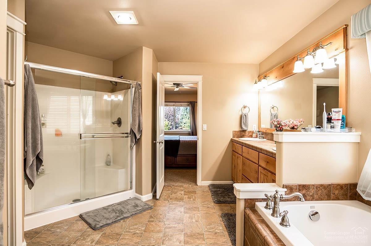 Lava Ridges - Residential