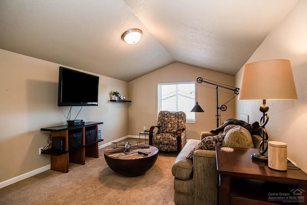 Lava Ridges - Residential