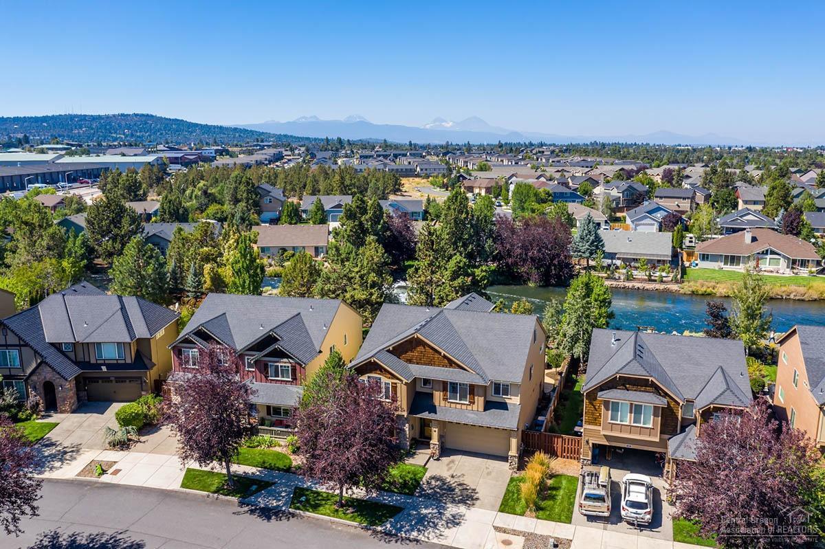 Lava Ridges - Residential