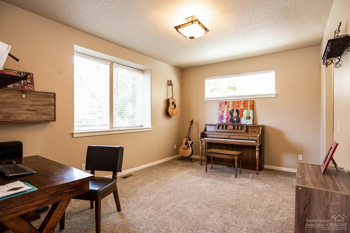 Lava Ridges - Residential