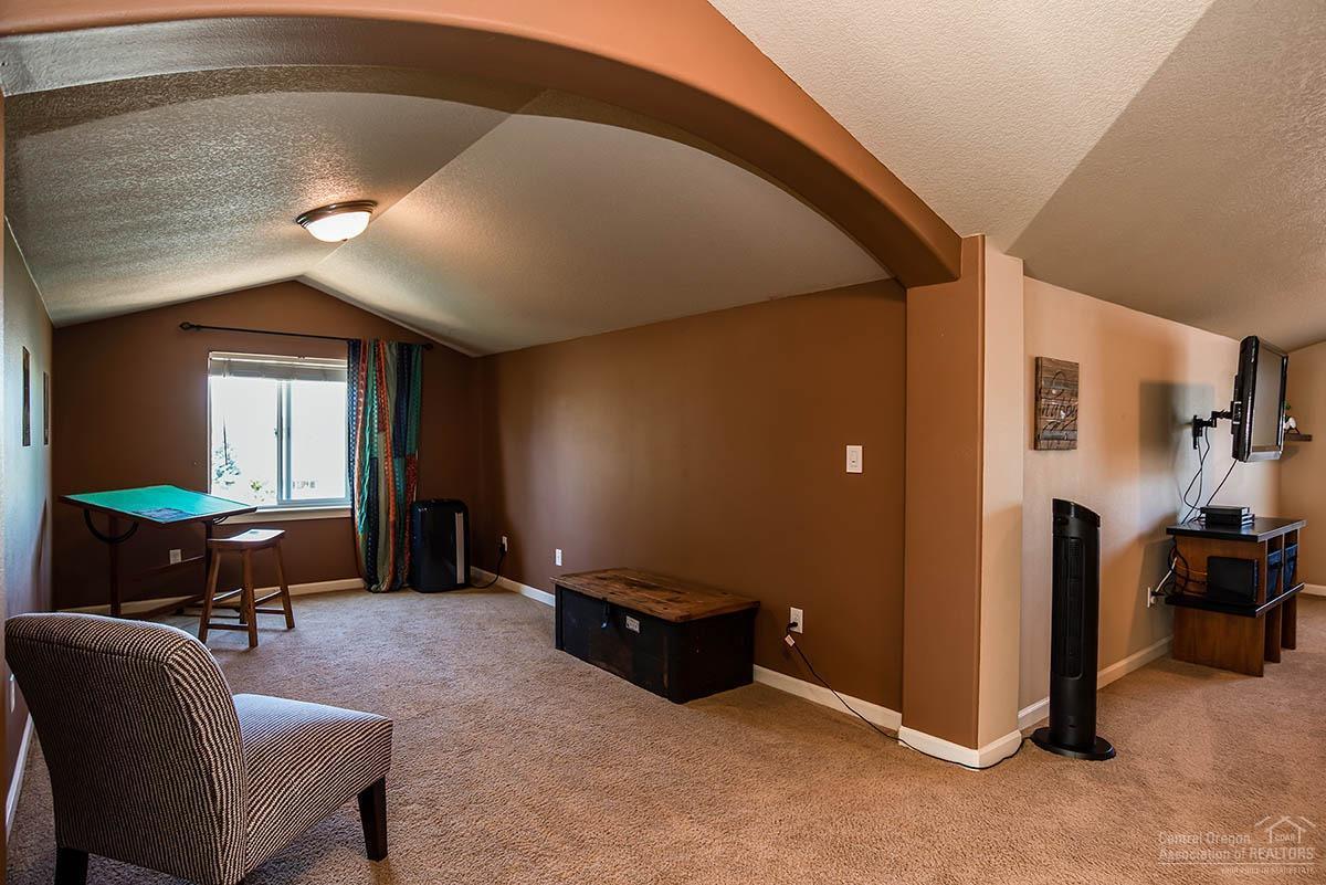 Lava Ridges - Residential