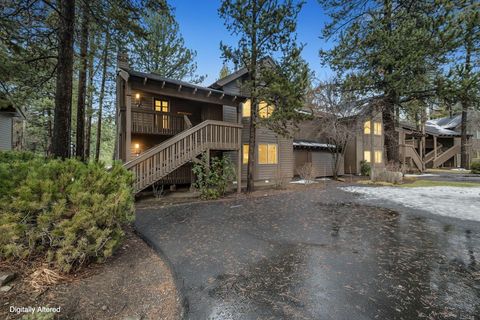 Tiny photo for 57373 Beaver Ridge Loop #27, Sunriver, OR 97707 (MLS # 220213242)