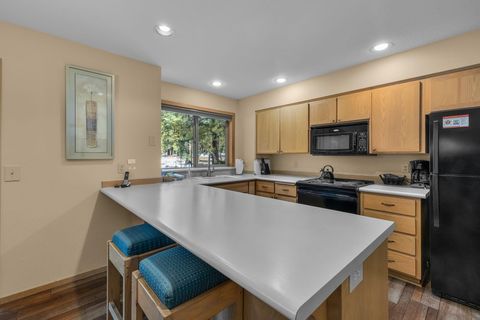 Tiny photo for 57373 Beaver Ridge Loop #27, Sunriver, OR 97707 (MLS # 220213242)