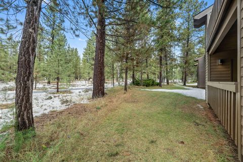 Tiny photo for 57373 Beaver Ridge Loop #27, Sunriver, OR 97707 (MLS # 220213242)