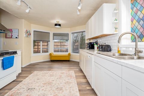 Tiny photo for 1860 Cottonwood Drive, Central Point, OR 97502 (MLS # 220213884)