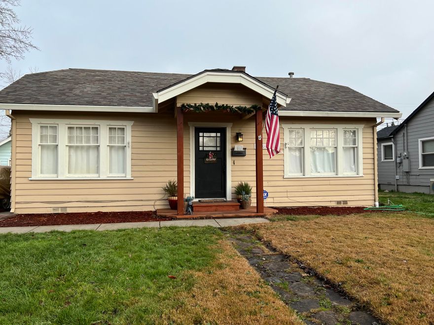 Cozy West Medford home. Great starter home. Plenty of natural light with the big picture windows in the living area. Newer appliances including washer and dryer. New interior paint through out with updates in the kitchen and bathroom. Fenced back yard with detached garage. Located close to schools and shopping.