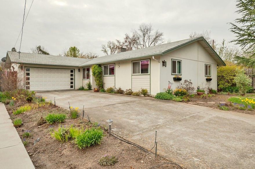 Home was built in 1977 and has been recently remodeled. Features include a nice warm fireplace, 3/2, with 1638 Sqft. Hall bathroom has new shower, flooring and granite topped vanity. There is a large 2 car attached garage, nice dining area and step down living room with all new flooring. Kitchen features stainless steel appliances, new flooring and quartz counters. There is also a nice family living space off the kitchen. Detached recreational room boasts with open floor plan, updated bathroom, newer carpeting, and vaulted open beamed ceilings. This would make a great space for the kids to play pool, or for a mother in laws separate getaway. This is a must tour. Very cute and clean!