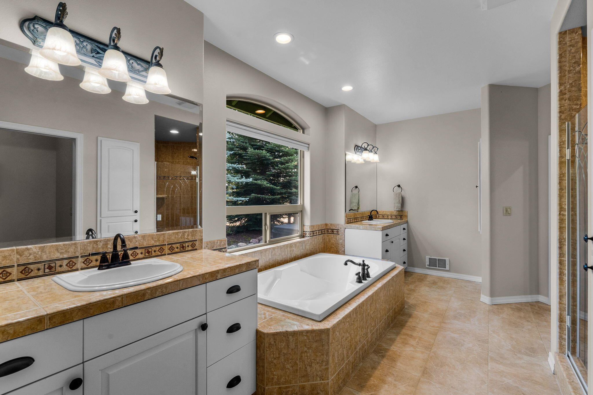 Mtn View Estate - Residential