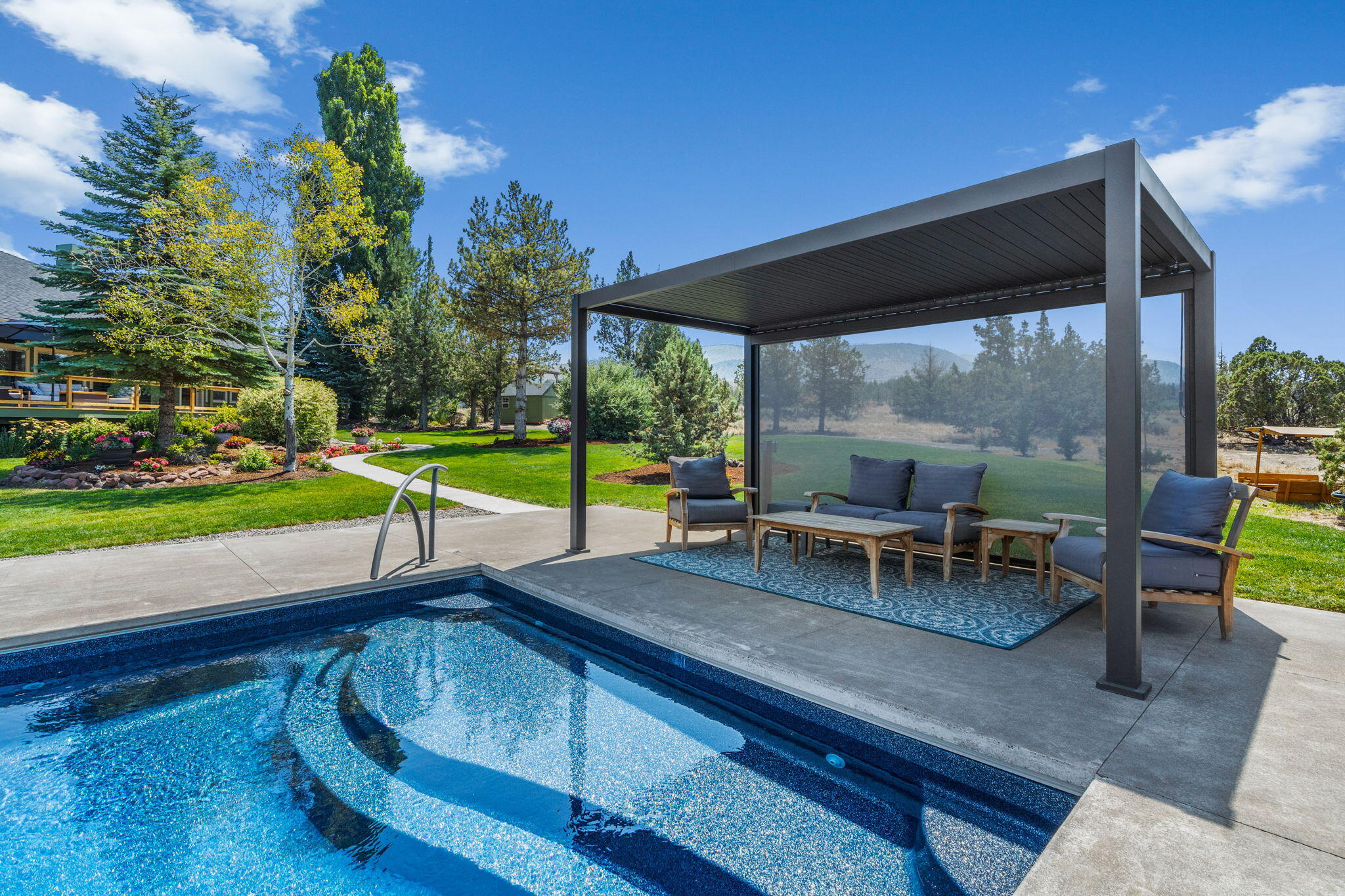 Mtn View Estate - Residential