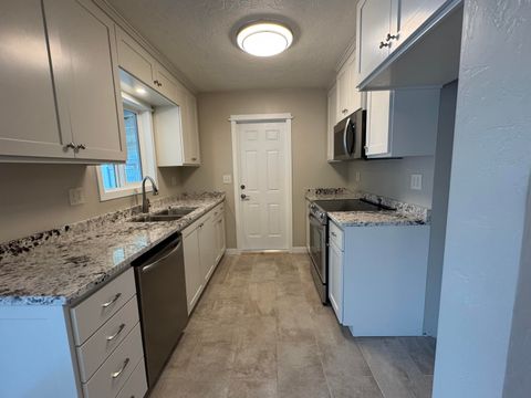 Tiny photo for 840 Ash Street, Central Point, OR 97502 (MLS # 220211689)