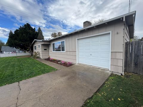 Tiny photo for 840 Ash Street, Central Point, OR 97502 (MLS # 220211689)