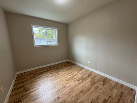 Tiny photo for 840 Ash Street, Central Point, OR 97502 (MLS # 220211689)