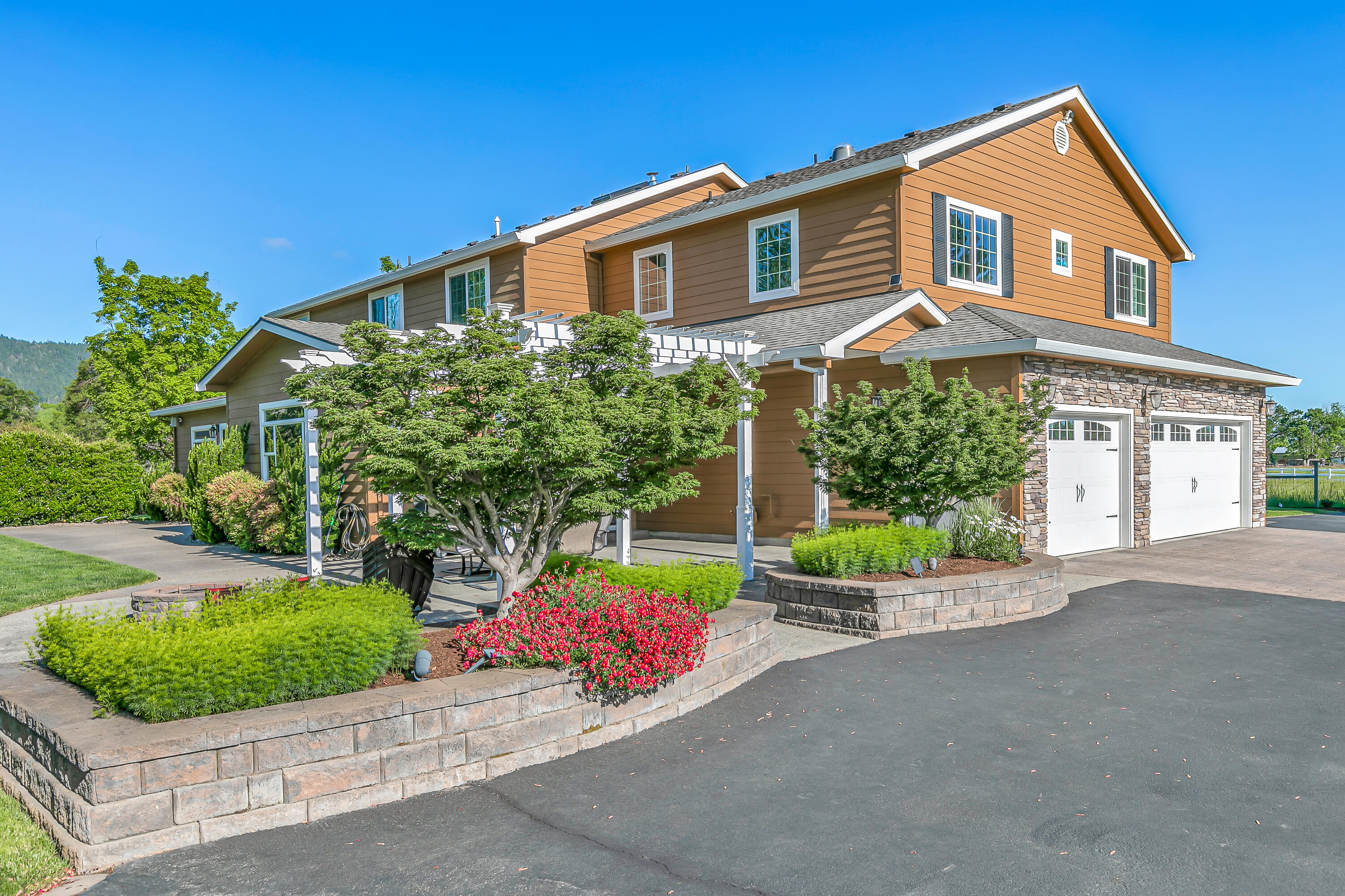 2969 Linden Lane