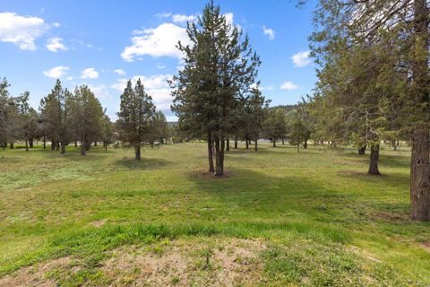 Tiny photo for 1164 Paper Birch Way, Klamath Falls, OR 97601 (MLS # 220219646)
