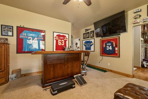 Tiny photo for 1164 Paper Birch Way, Klamath Falls, OR 97601 (MLS # 220219646)
