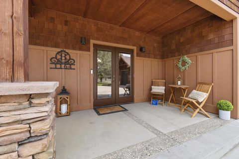 Tiny photo for 1164 Paper Birch Way, Klamath Falls, OR 97601 (MLS # 220219646)