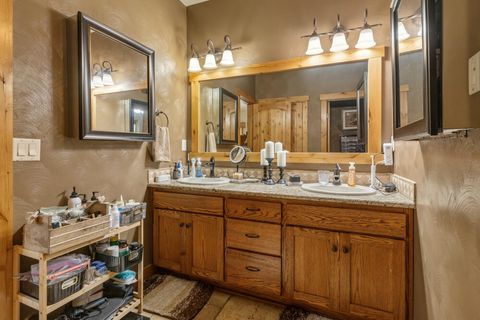 Tiny photo for 1164 Paper Birch Way, Klamath Falls, OR 97601 (MLS # 220219646)