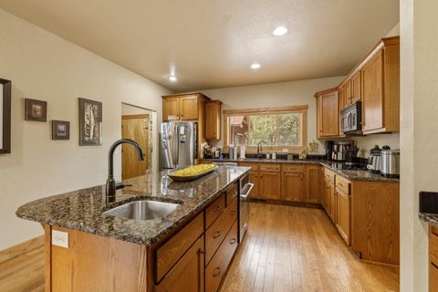 Tiny photo for 1164 Paper Birch Way, Klamath Falls, OR 97601 (MLS # 220219646)