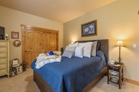 Tiny photo for 1164 Paper Birch Way, Klamath Falls, OR 97601 (MLS # 220219646)