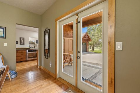 Tiny photo for 1164 Paper Birch Way, Klamath Falls, OR 97601 (MLS # 220219646)
